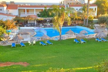 هتل Captain Karas Holidays Apartments