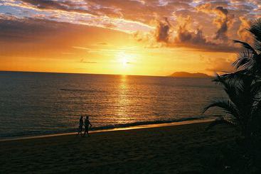 هتل Costa Royale Trinity Beach