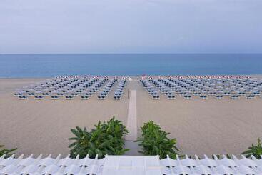 هتل Falkensteiner Club Funimation Garden Calabria