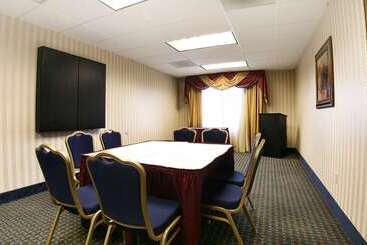 هتل Hampton Inn & Suites Pittsburg, Ca