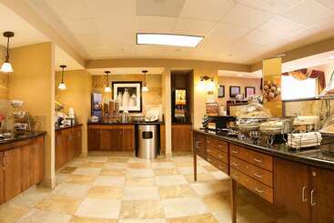 هتل Hampton Inn & Suites Pittsburg, Ca
