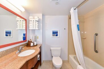 هتل Hampton Inn & Suites Pittsburg, Ca