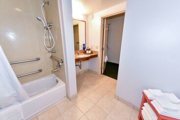 هتل Hampton Inn & Suites Pittsburg, Ca