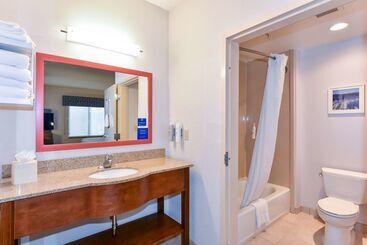 هتل Hampton Inn & Suites Pittsburg, Ca