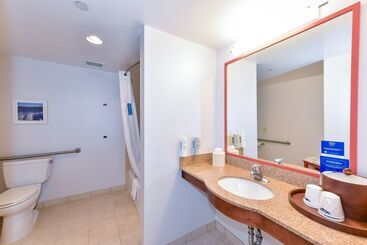 هتل Hampton Inn & Suites Pittsburg, Ca