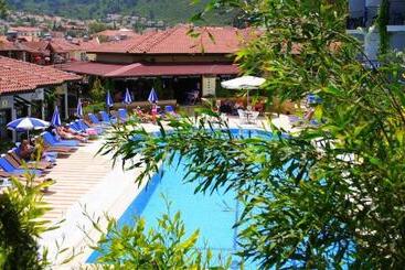 هتل Hisar Holiday Club
