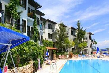 هتل Hisar Holiday Club