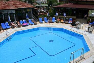 هتل Hisar Holiday Club