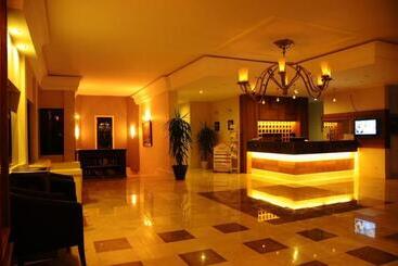 هتل Hisar Holiday Club