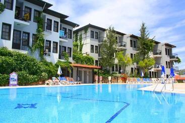هتل Hisar Holiday Club
