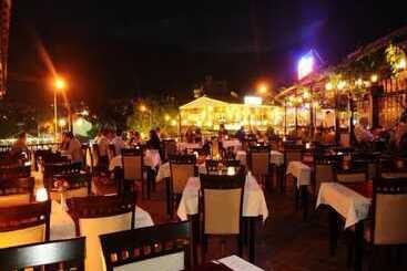 هتل Hisar Holiday Club