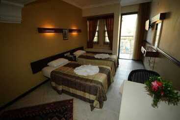 هتل Hisar Holiday Club