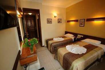 هتل Hisar Holiday Club