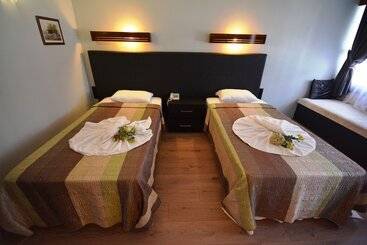 هتل Hisar Holiday Club