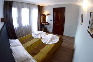 هتل Hisar Holiday Club
