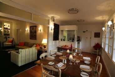 هتل Holmwood Guesthouse