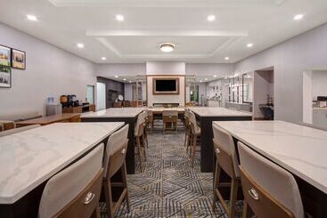 هتل Homewood Suites Lexington Hamburg