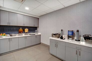 هتل Homewood Suites Lexington Hamburg