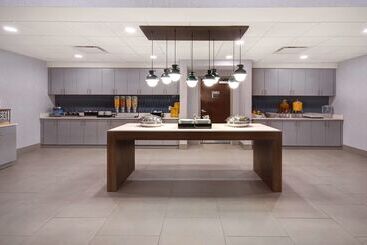 هتل Homewood Suites Lexington Hamburg