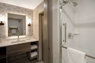 هتل Homewood Suites Lexington Hamburg