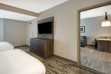 هتل Homewood Suites Lexington Hamburg