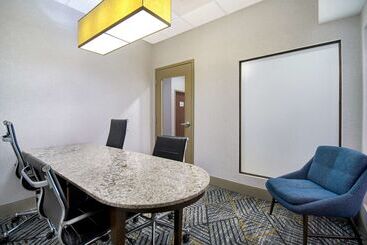 هتل Homewood Suites Lexington Hamburg