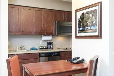 هتل Homewood Suites Lexington Hamburg