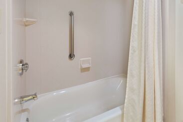 هتل Homewood Suites By Hilton Princeton