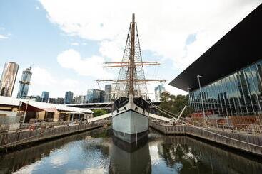 هتل Yha Melbourne Central