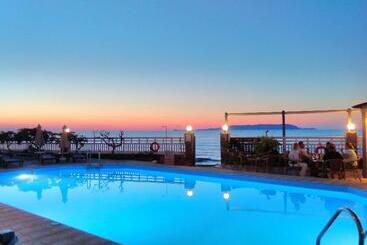 هتل Sunset Beach