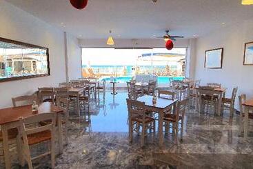 هتل Sunset Beach