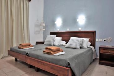 آپارتمان Rafael Hotel Adults Only