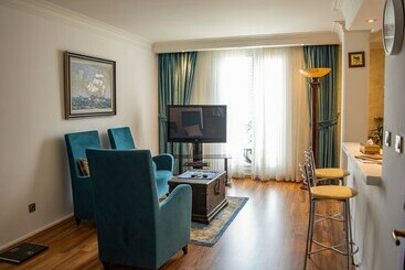 Taj Mahal Apartment Tehran