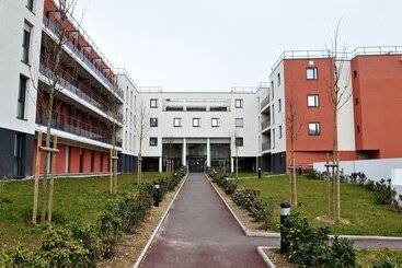 Comfort Aparthotel Versailles, St Cyr L Ecole