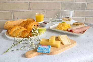 Comfort Aparthotel Versailles, St Cyr L Ecole