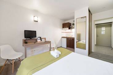 Comfort Aparthotel Versailles, St Cyr L Ecole