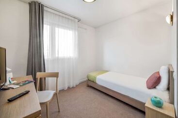 Comfort Aparthotel Versailles, St Cyr L Ecole
