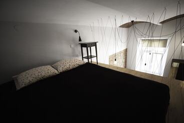 Dizzy Daisy Hostel