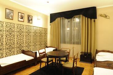 Hostel Deco