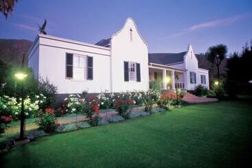 هتل Altes Landhaus Country Lodge