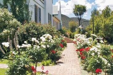هتل Altes Landhaus Country Lodge