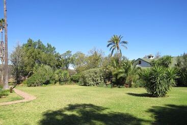 هتل Altes Landhaus Country Lodge