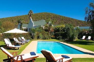 هتل Altes Landhaus Country Lodge