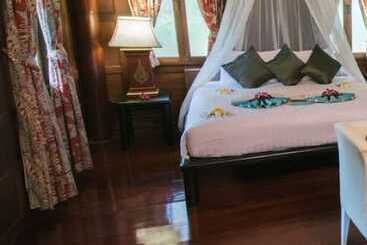 هتل Baan Amphawa Resort & Spa