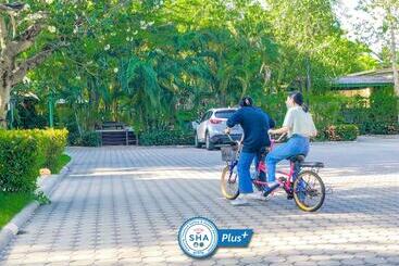 هتل Baan Amphawa Resort & Spa