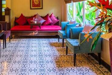 هتل Baan Amphawa Resort & Spa