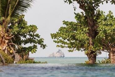 هتل Bay Beach Resort