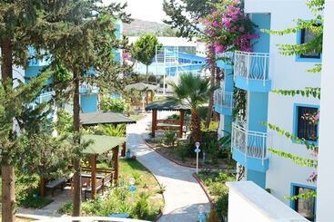 酒店 Carina Resort