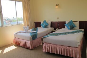 هتل Chumphon Palace