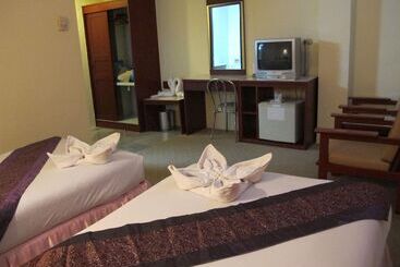 هتل Chumphon Palace